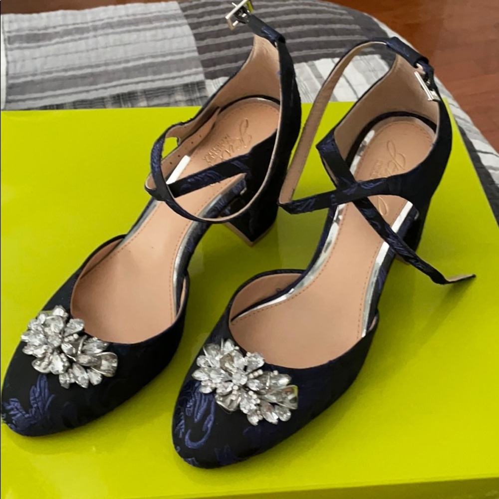 Jewel Badgley Mischka